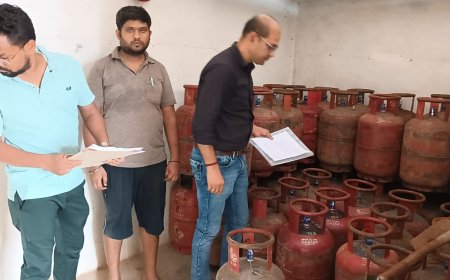 खाद्य विभाग की कार्रवाई, ग्राम गोटाटोला से 51 नग अवैध गैस सिलेण्डर किया जब्त