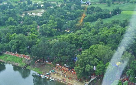 भोरमदेव में कावड़ियों पर पुष्प वर्षा