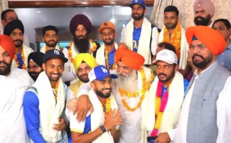 ओलिंपिक में मेडल जीतकर लौटे हॉकी प्‍लेयर्स का जोरदार स्‍वागत