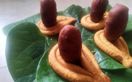 मूल संस्कृति के भावनात्मक रूप... ...ठेठरी-खुरमी अउ जोहार...