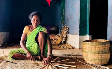 महिलाएं बांस शिल्प कला में डाल रही जान