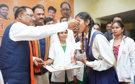राष्ट्रीय कृमि मुक्ति दिवस : मुख्यमंत्री ने दानी स्कूल में छात्राओं को कृमि रोधी दवा खिलाकर किया शुभारंभ