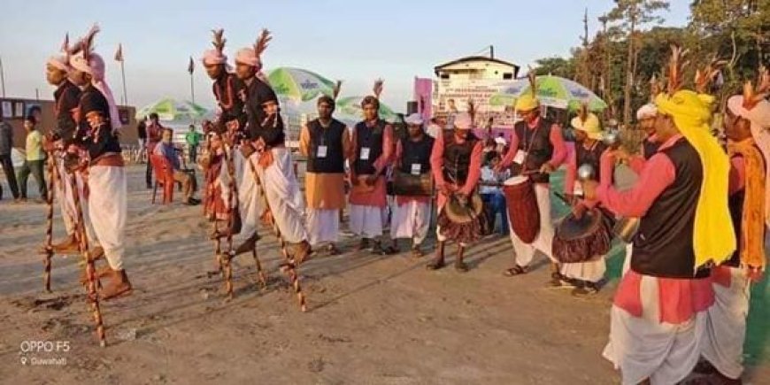 'गेंड़ी नृत्य' ल अंतर्राष्ट्रीय स्तर म चिन्हारी देवाय के सपना देखइया सुभाष बेलचंदन