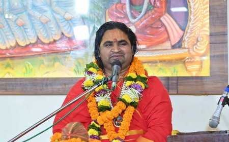 कथा में बाबा रामदेव की महिमा का गुणगान किया