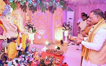 मुख्यमंत्री निवास में विराजे भगवान गणेश, सीएम ने पूजा अर्चना कर खुशहाली की कामना की