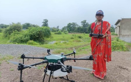 घरेलू काम के साथ ड्रोन उड़ाने में भी माहिर हैं निरूपा, गांव में कहलाती है ड्रोन दीदी