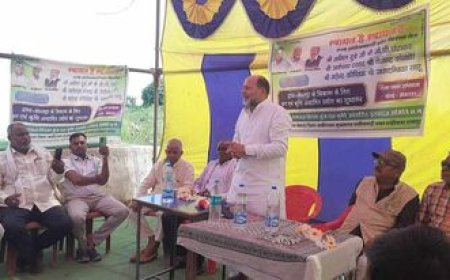 राज्य आंदोलनकारी किसान मोर्चा ने सेमरहा हादसा पीड़ित आदिवासी गाँव को दोना-पत्तल लघु उद्योग मशीन गाँव के संपत्ति के रूप में किया शुभारम्भ पीड़ितों के बच्चों की पढाई,बुजुर्गों का उपचार,विकलांग,बुजुर्गों के भोजन की  व्यवस्था कमाई से हो- दुबे