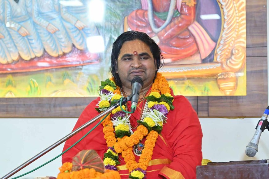कथा में बाबा रामदेव की महिमा का गुणगान किया
