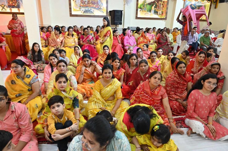कथा में बाबा रामदेव की महिमा का गुणगान किया