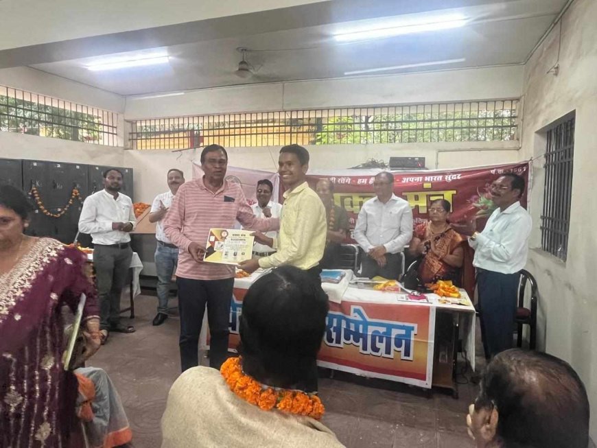वक्ता मंच ने रायपुर में हिंदी भवन निर्माण की मांग की,  100 हिंदी प्रेमियों को " हिंदी सेवा सम्मान " से अलंकृत किया गया