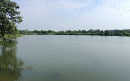 रेलवे के लिए खोदी मिट्टी और बन गया सबसे बड़ा सरोवर