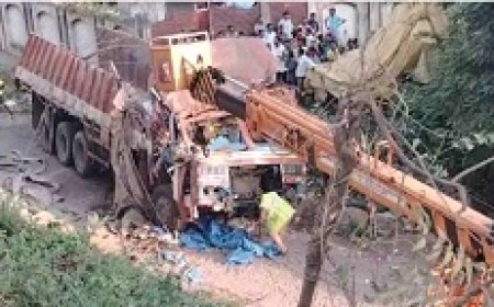 दुर्ग में फ्लाईओवर से नीचे गिरा ट्रक, चालक की मौत, दो गंभीर