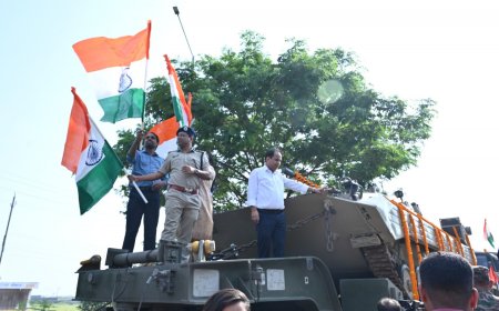 भव्य सैन्य समारोह के लिए राजधानी रायपुर पहुंचे भारतीय सेना के भीष्म टैंक और अन्य आर्टिलरी का शानदार स्वागत