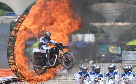 सशस्त्र सैन्य समारोह : जब दुश्मनों को भारतीय सेना के चौकस कमांडों ने मारा गिराया