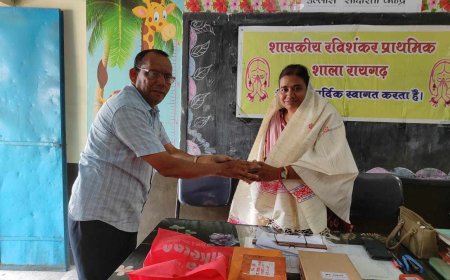 शिक्षाविद् नागेन्द्र आचार्य ने राज्यपाल पुरस्कार से अलंकृत डॉ.मनीषा त्रिपाठी का किया सम्मान