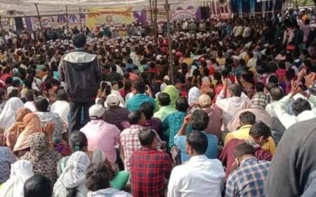 छुट्टी लेकर हड़ताल पर बैठे पौने दो लाख शिक्षक, प्रभावित हुई बच्चों की पढ़ाई