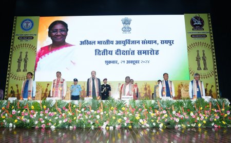 राष्ट्रपति श्रीमती द्रौपदी मुर्मु रायपुर एम्स पहुंची