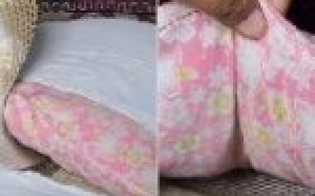 सोफे से आ रही थी फुसफुसाहट की आवाज… अंदर छिपा बैठा था… शख्स ने की निकालने की कोशिश… फिर जो हुआ…