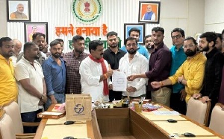 गरमा रहा कलेक्ट्रेट के कर्मचारी की आत्महत्या का मामला…ब्राम्हण समाज ने की जांच की मांग, युवा विप्र संगठन ने सौंपा डिप्टी सीएम विजय शर्मा को ज्ञापन…