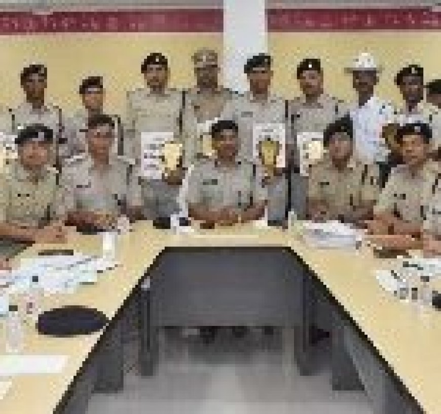 उत्कृष्ट कार्य करने वाले 12 पुलिस अधिकारी-कर्मचारी बने 'कॉप ऑफ द मंथ'
