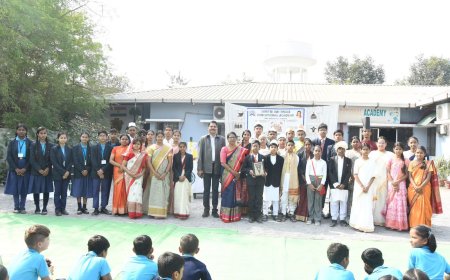 सावित्रीबाई फुले एजुकेशनल एकेडमी, डगनिया, सरोना, सद्दू और गुढ़ियारी ने 75वां संविधान दिवस उत्साहपूर्वक मनाया