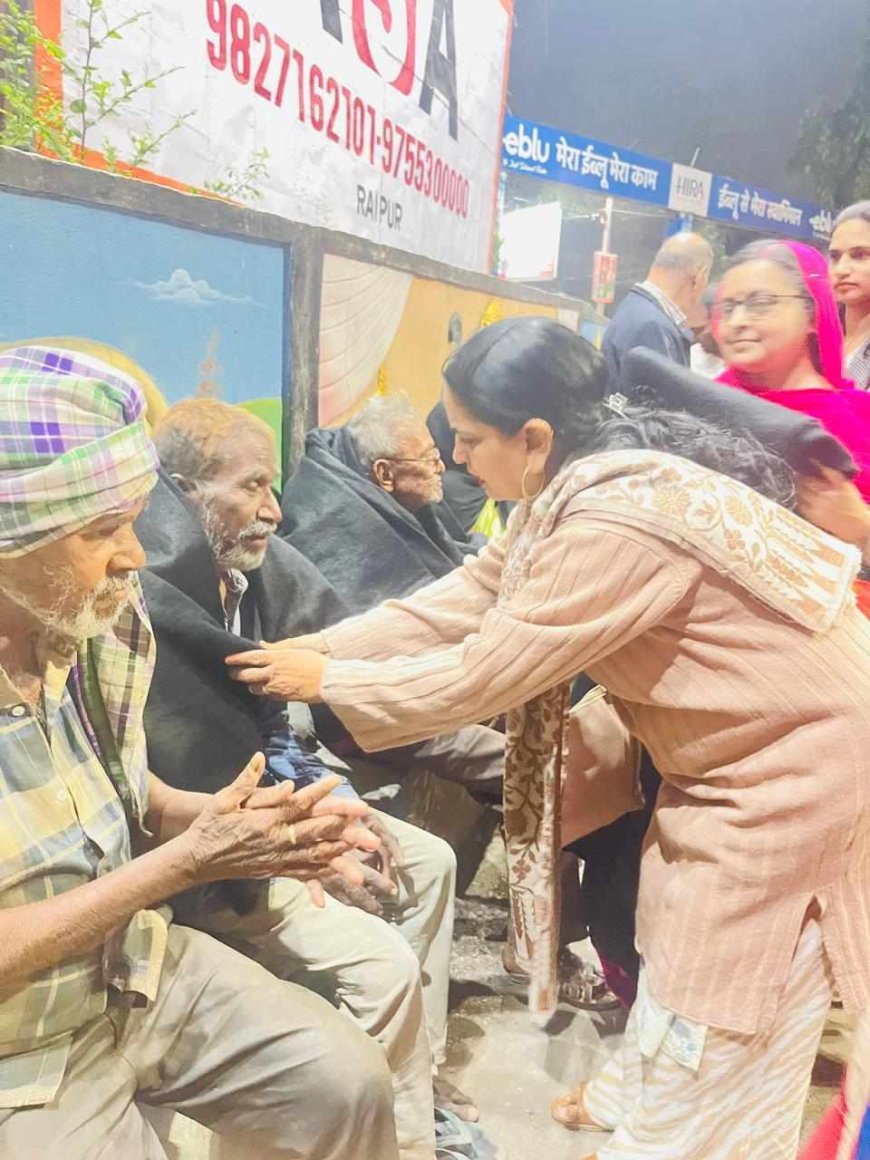 वक्ता मंच  ने नि:शुल्क  कंबल  का वितरण किया