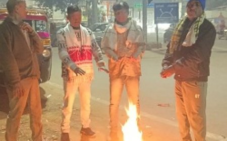 शीतलहर से बचाव के लिए चौक-चौराहों पर अलाव की व्यवस्था