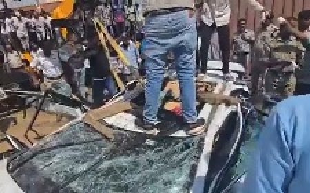 लग्जरी वोल्वो कार, CEO की फैमिली, ऊपर से गिरा कंटेनर...  दर्दनाक हादसे का CCTV फुटेज