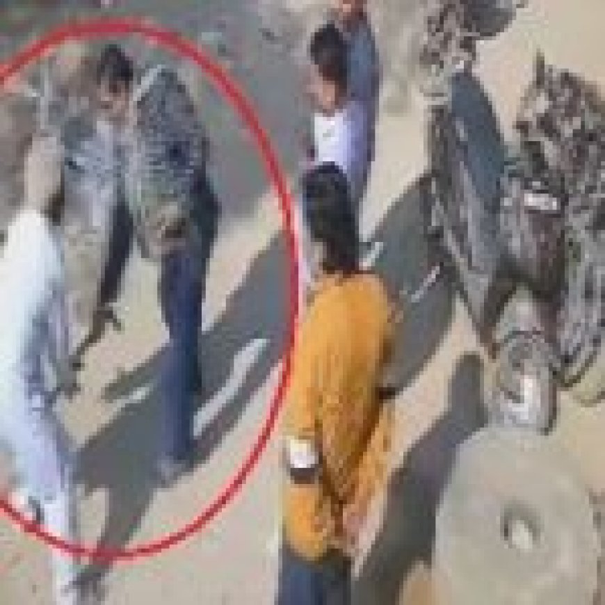 नशे में टल्ली होकर स्कूल पहुंचे हेडमास्टर की प्रिंसिपल ने की जमकर धुनाई…वीडियो वायरल...
