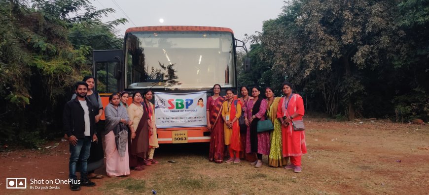 सवित्री बाई फुले एजुकेशनल एकेडमी सरोना के छात्रों ने पुरखौती मुक्तांगन और एनर्जी पार्क में शैक्षणिक और मनोरंजक पिकनिक का आनंद लिया