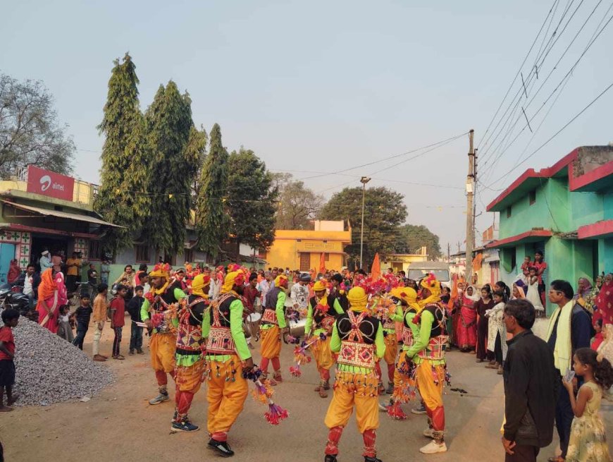 राज्य आंदोलनकारियों का तुमगांव में मना राज्योत्सव स्थानीय कलाकारों का जगह-जगह प्रदर्शन,आतिशबाजी के साथ छत्तीसगढ़ी फिल्म स्टार सुनील तिवारी नाइट संपन्न,21वीं सदी किसान सत्याग्रह बुक का हुआ विमोचन-नंदकुमार साहू