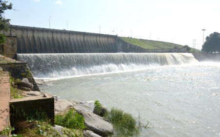 एशिया का प्रथम स्वचलित सायफन स्पिल-वे मुरूमसिल्ली बांध पर्यटन का केन्द्र