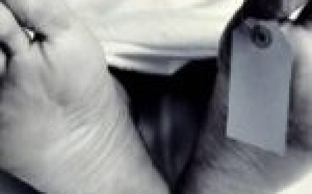 युवकों की मस्ती-मजाक में गई 2 साल की बच्ची जान