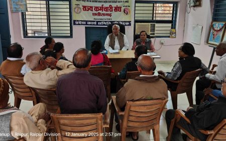 सेवानिवृत दैनिक वेतनभोगी कर्मचारियों को सेवा दिनांक से नियमित कर पेंशन देने की मांग