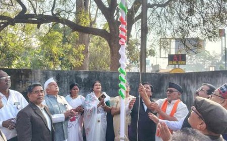 कर्मचारियों और पेंशनरों ने गणतंत्र दिवस मनाया