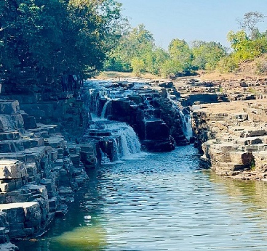 पर्यटकों के लिए आकर्षण का केंद्र बना दुड़मा वाटरफॉल
