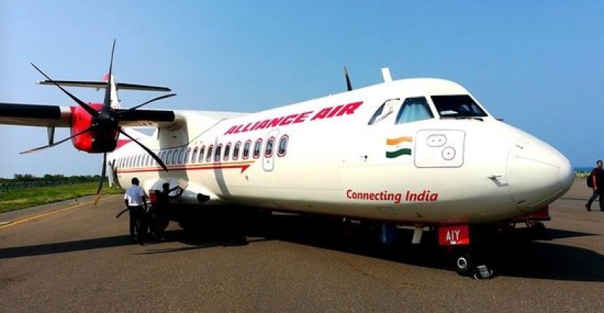 घंटों इंतजार के बाद फ्लाइट रद्द, भड़के यात्री