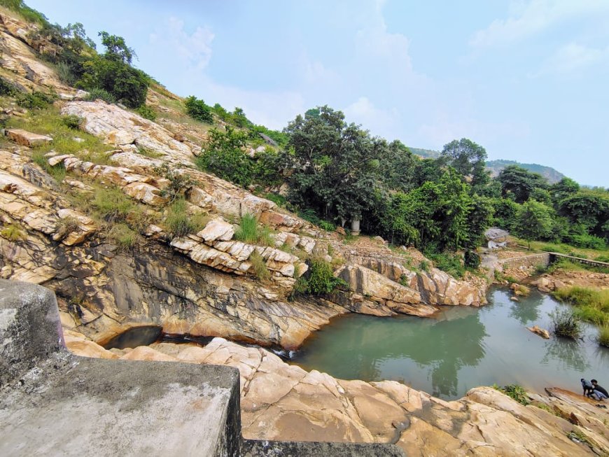 नगरदा वाटरफॉल प्राकृतिक सौन्दर्य और हरियाली से है परिपूर्ण