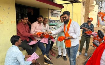 शिव सेना अध्यक्ष प्रत्याशी हिमाँशु  अनिल शर्मा का डोर टू डोर जन संपर्क अभियान जारी