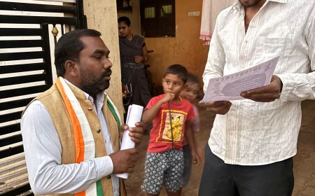 डोर टू डोर  जनसंपर्क  कर अपने पक्ष में मतदान करने का अपील कर रहे हैं  -- ओम प्रकाश साहू