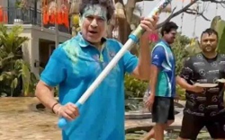 होली के रंग में रंगे सचिन, रायपुर में जमकर उड़ाए रंग