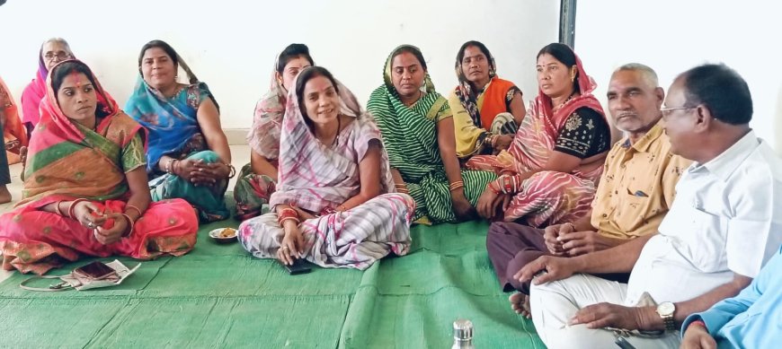 सामुहिक आदर्श विवाह की तैयारियों को लेकर ग्राम महुदा में साहु समाज का बैठक सम्पन्न