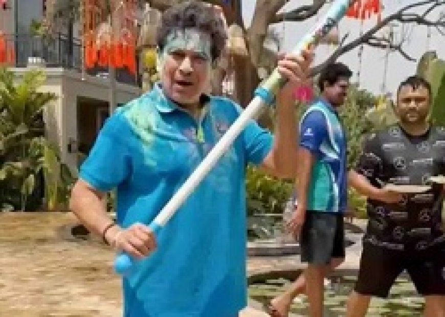 होली के रंग में रंगे सचिन, रायपुर में जमकर उड़ाए रंग