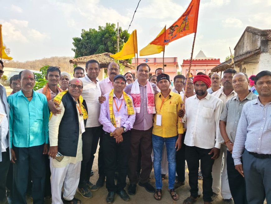 यादव ठेठवार समाज सामाजिक समरसता यात्रा को दुर्ग विधायक गजेंद्र यादव ने दिखाया हरी झंडी