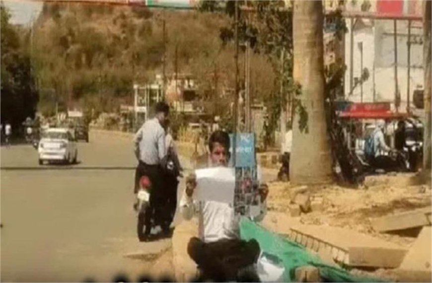 पत्नी के खिलाफ सड़कों पर उतर आया, पुलिस से न्याय की गुहार