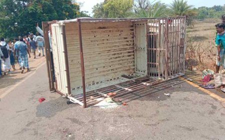 ग्रामीणों से भरी एक पिकअप पलटी, 25 घायल, 6 की हालत गंभीर