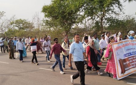 सरकार के अनदेखी से आहत अनियमित कर्मचारी जंगी प्रदर्शन  कर मुख्यमंत्री निवास घेराव के लिए निकला