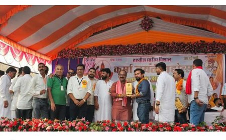 तहसील स्तरीय सामूहिक आदर्श विवाह समारोह व कर्मा महोत्सव  में डॉक्टर छत्रपाल वट्टी व डॉ तिलेश  खुसरो उपमुख्यमंत्री अरुण साहू के हाथों हुए सम्मानित