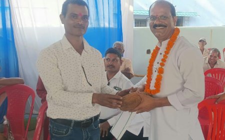 33 बार के  रक्त दानवीर किशन  ने लिया नेत्रदान का संकल्प समाजिक पदाधिकारियों ने  उनके इस नेक काम की किये सराहना