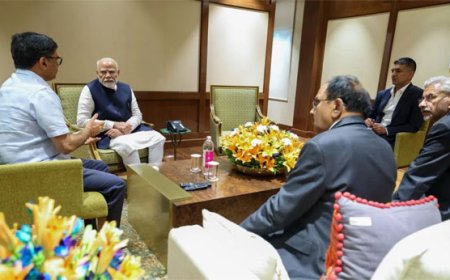 सऊदी से लौटते ही PM मोदी ने हवाई अड्डे पर ही बुलाई बैठक